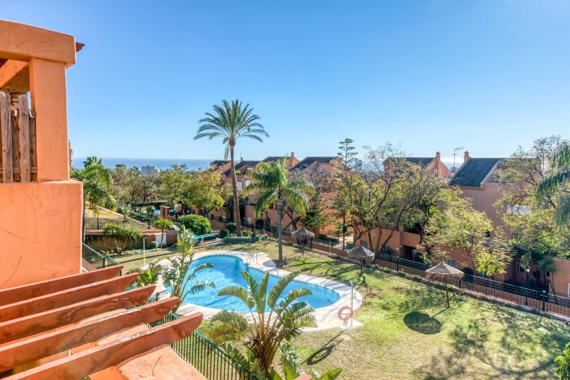 Resale - apartment - Marbella - Elviria