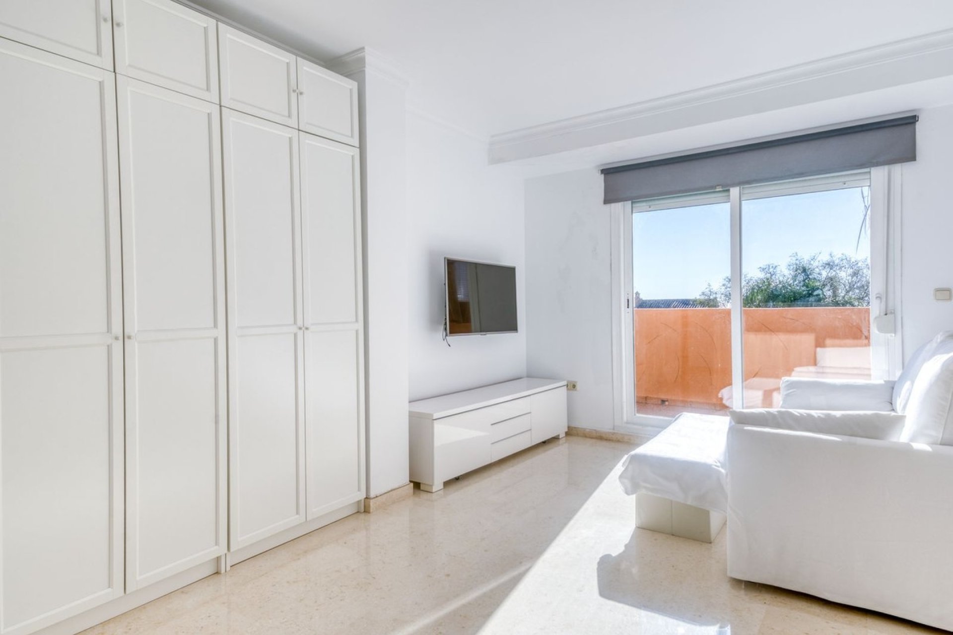 Resale - apartment - Marbella - Elviria