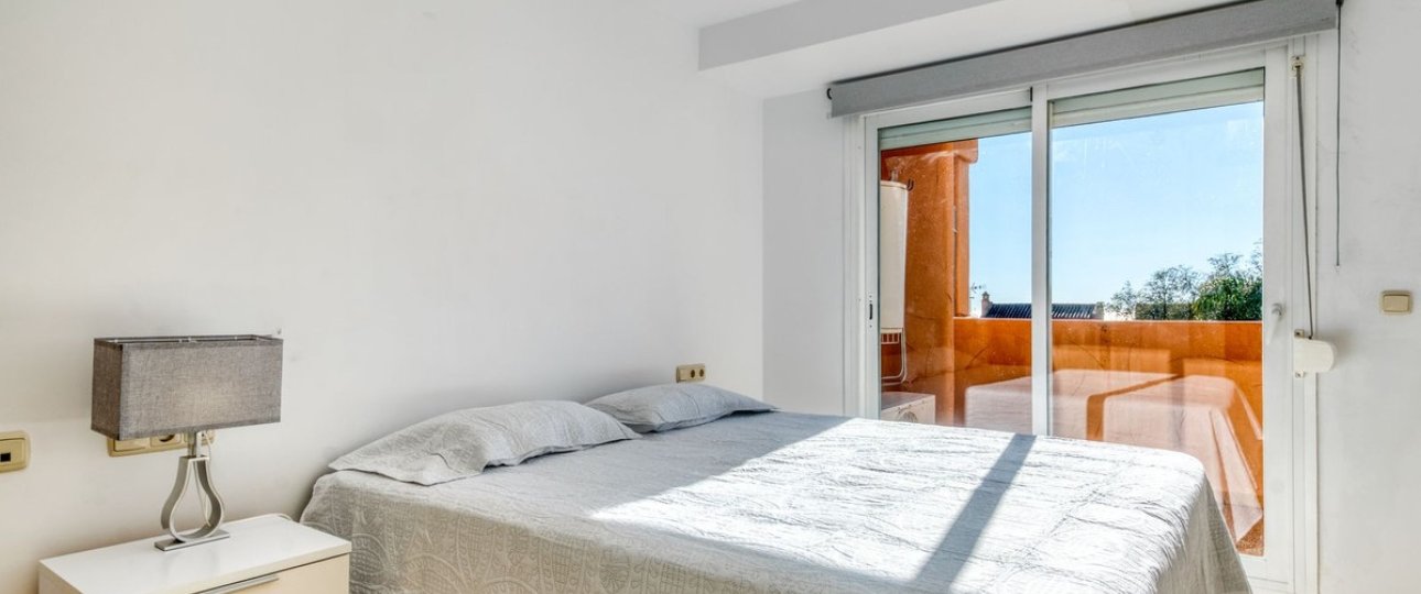 Resale - apartment - Marbella - Elviria