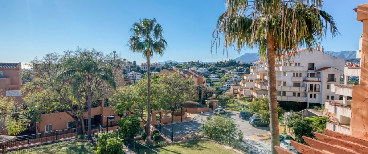 Resale - apartment - Marbella - Elviria