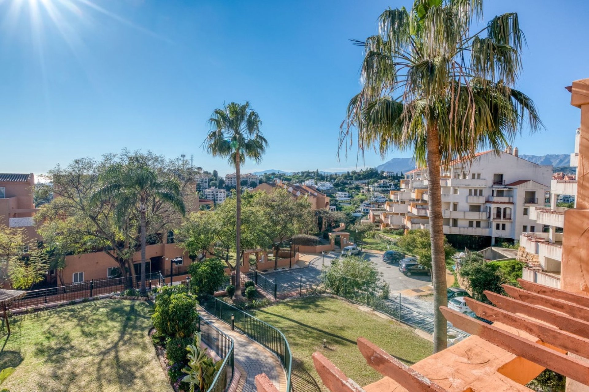 Resale - apartment - Marbella - Elviria