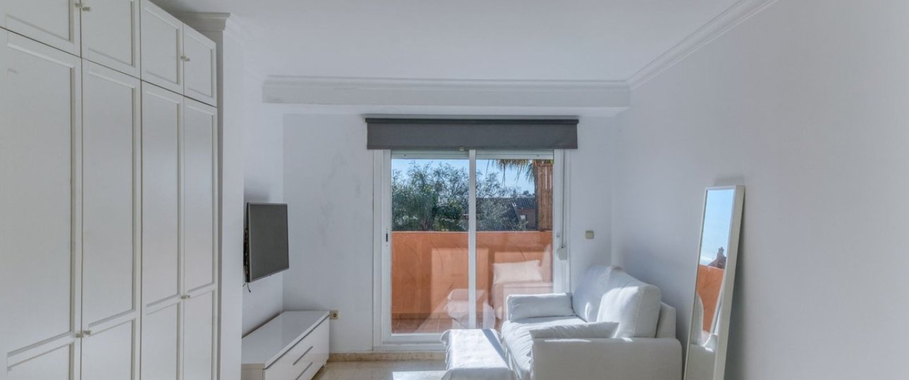 Resale - apartment - Marbella - Elviria