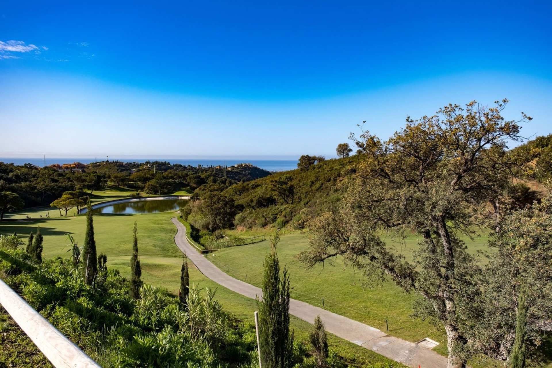 Resale - apartment - Marbella - Elviria
