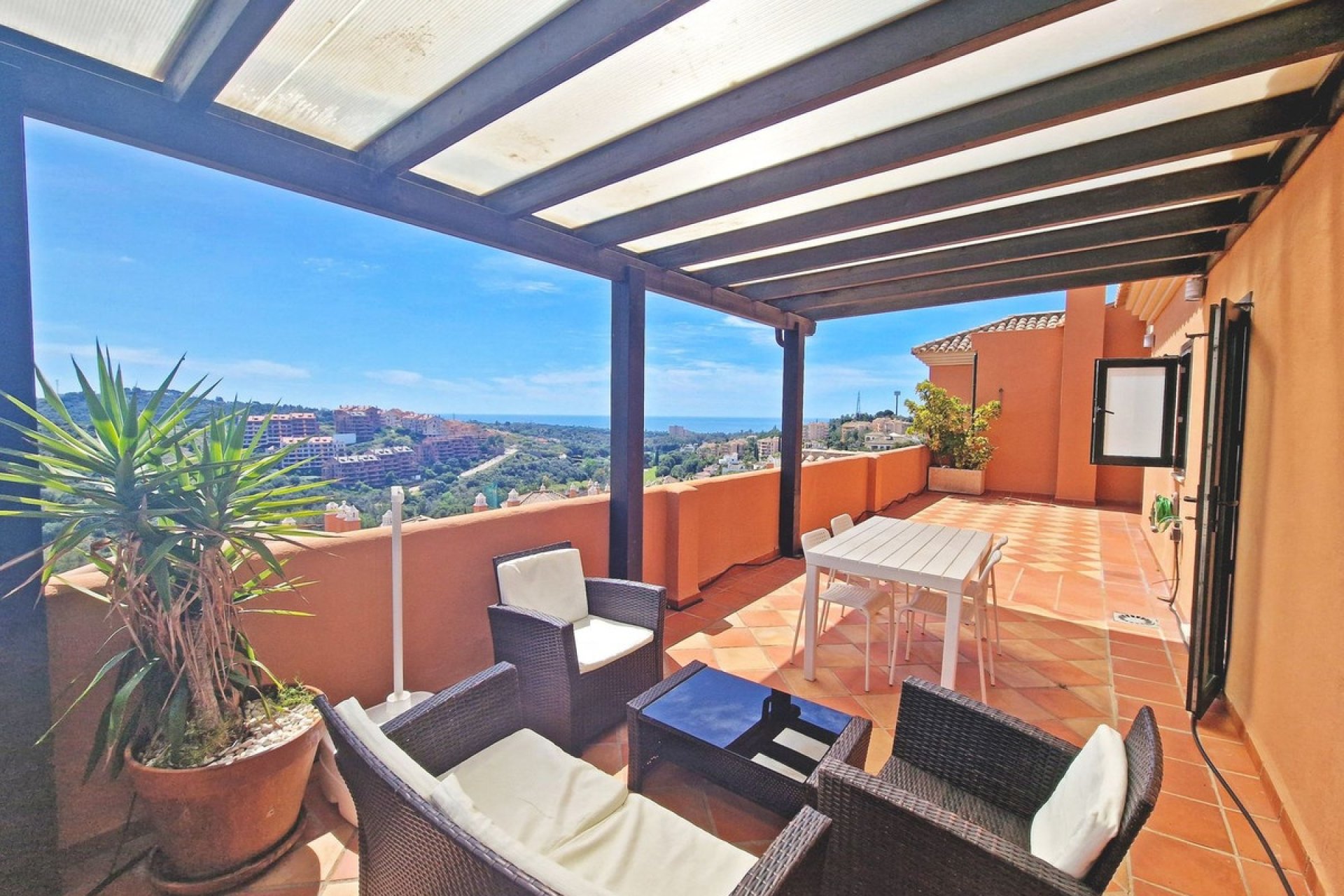 Resale - apartment - Marbella - Elviria