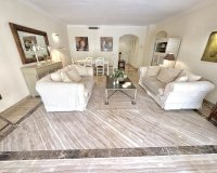 Resale - apartment - Marbella - Elviria