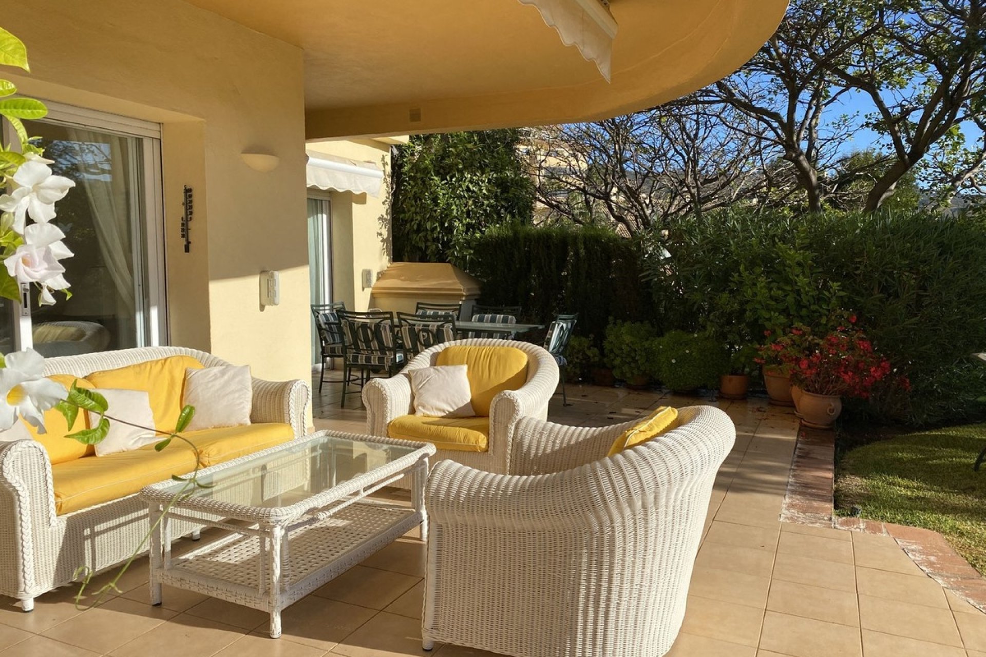 Resale - apartment - Marbella - Elviria
