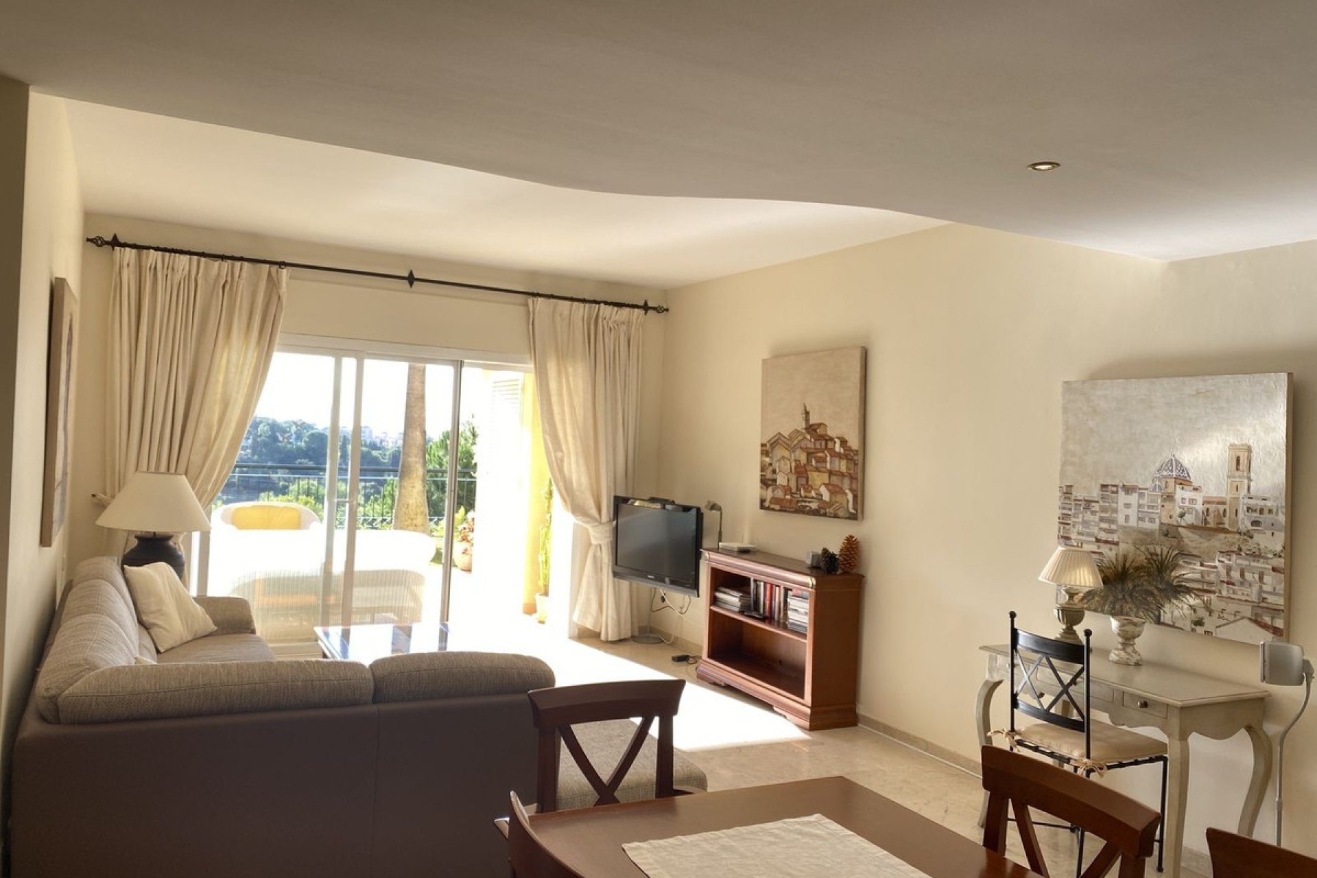 Resale - apartment - Marbella - Elviria