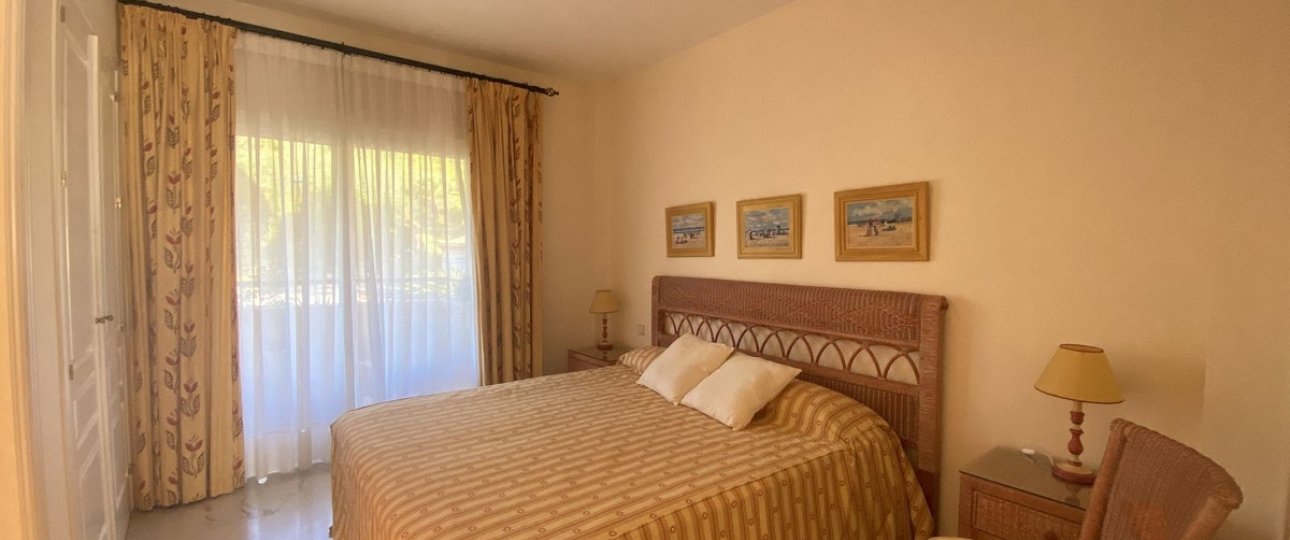 Resale - apartment - Marbella - Elviria