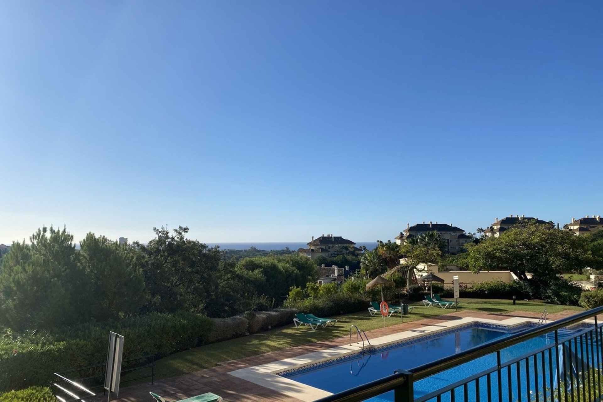 Resale - apartment - Marbella - Elviria