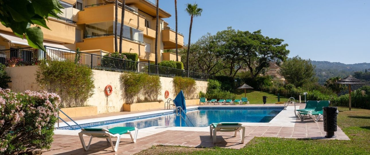 Resale - apartment - Marbella - Elviria