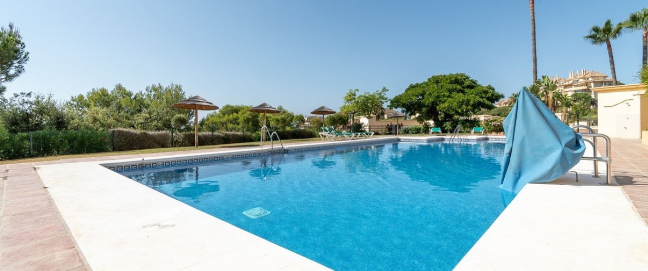 Resale - apartment - Marbella - Elviria