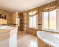 Resale - apartment - Marbella - Elviria