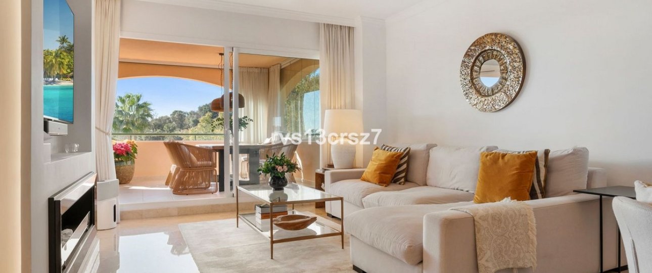 Resale - apartment - Marbella - Elviria