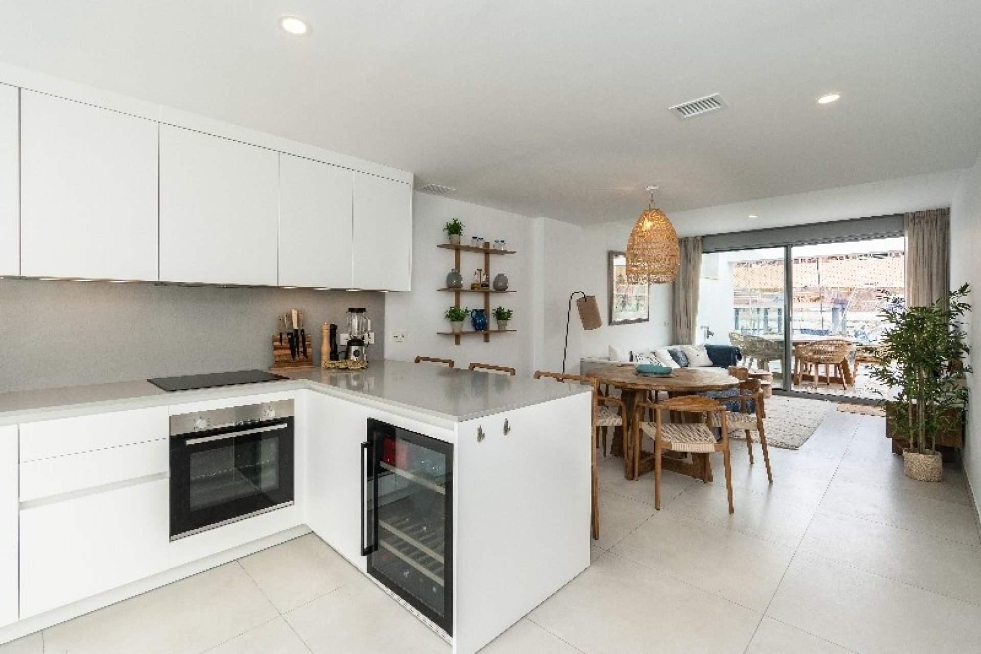 Resale - apartment - Marbella - Elviria