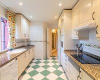 Resale - apartment - Marbella - Elviria