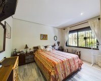 Resale - apartment - Marbella - Elviria