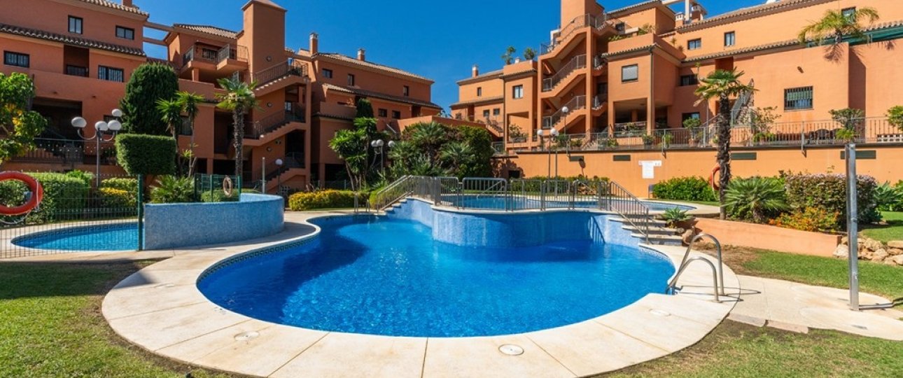 Resale - apartment - Marbella - Elviria