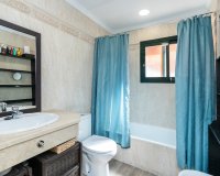 Resale - apartment - Marbella - Elviria