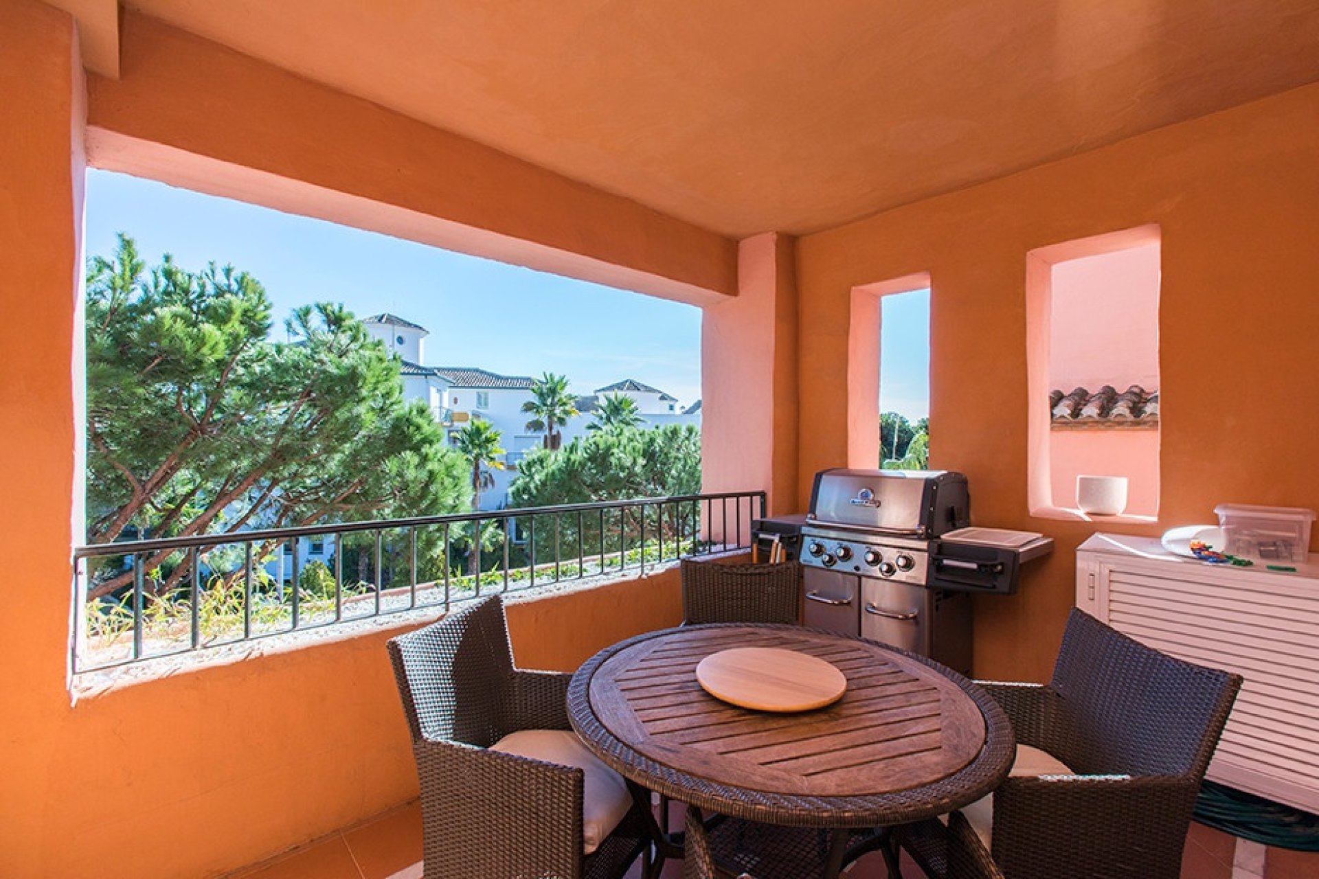 Resale - apartment - Marbella - Elviria
