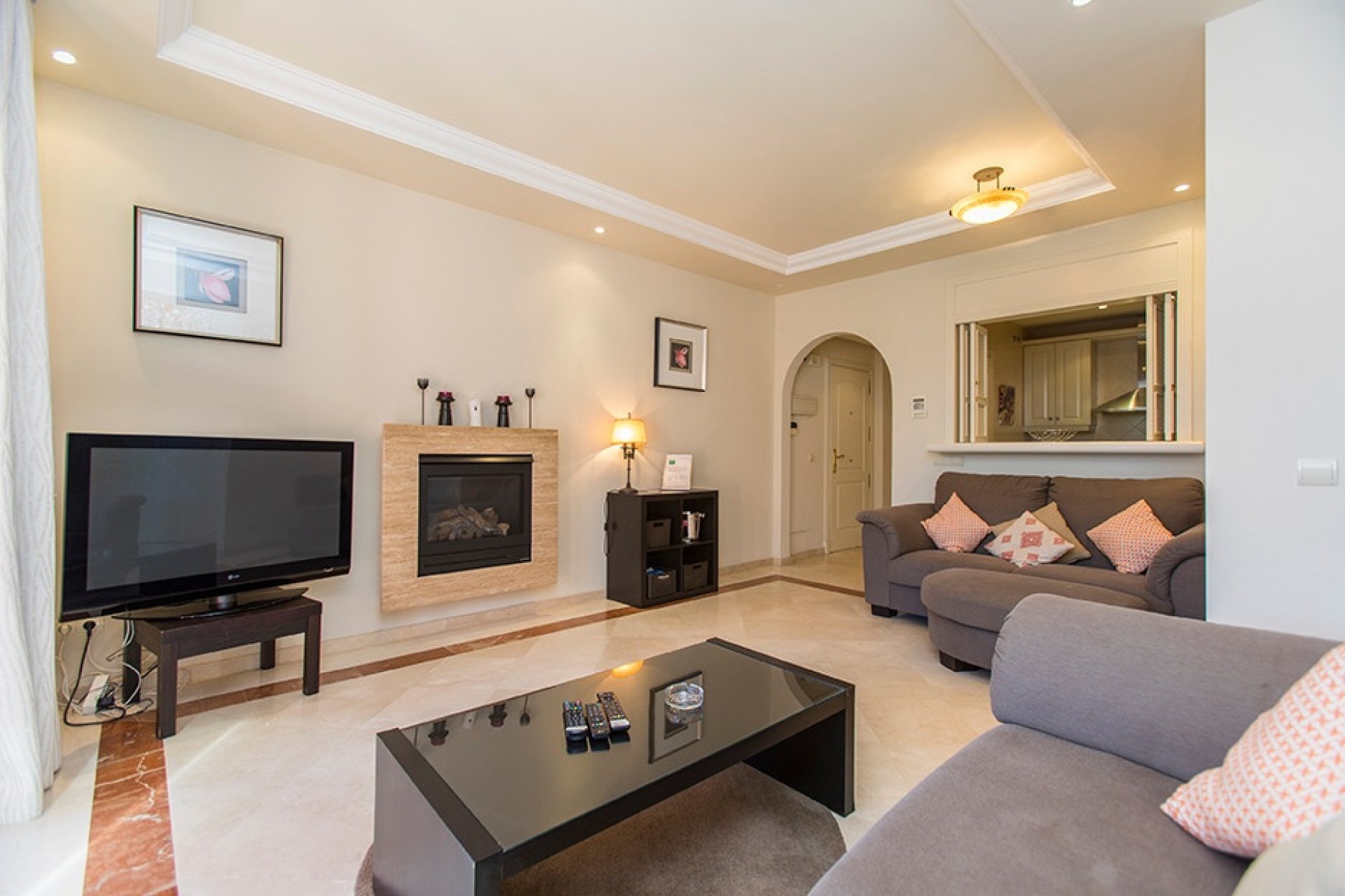 Resale - apartment - Marbella - Elviria