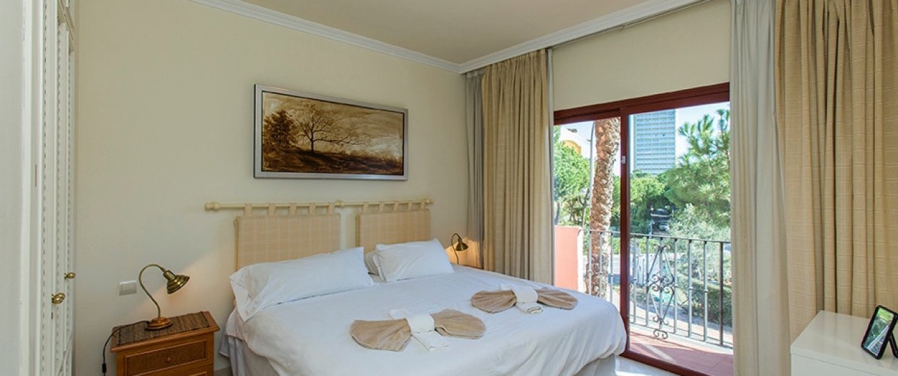 Resale - apartment - Marbella - Elviria