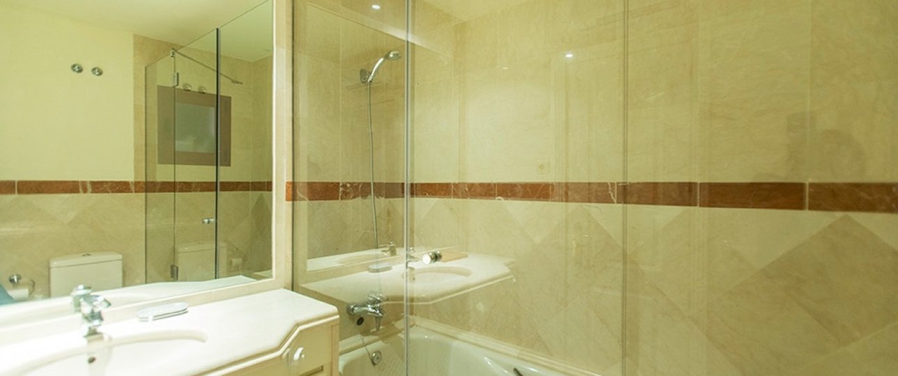 Resale - apartment - Marbella - Elviria