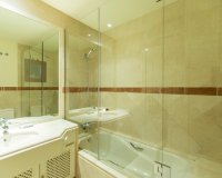 Resale - apartment - Marbella - Elviria