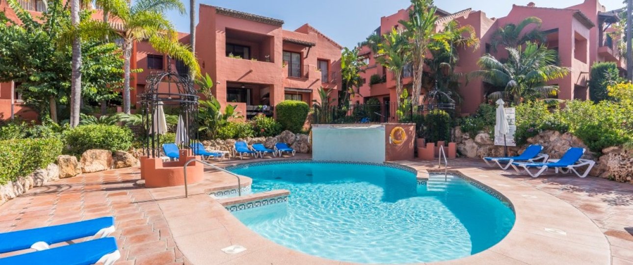 Resale - apartment - Marbella - Elviria