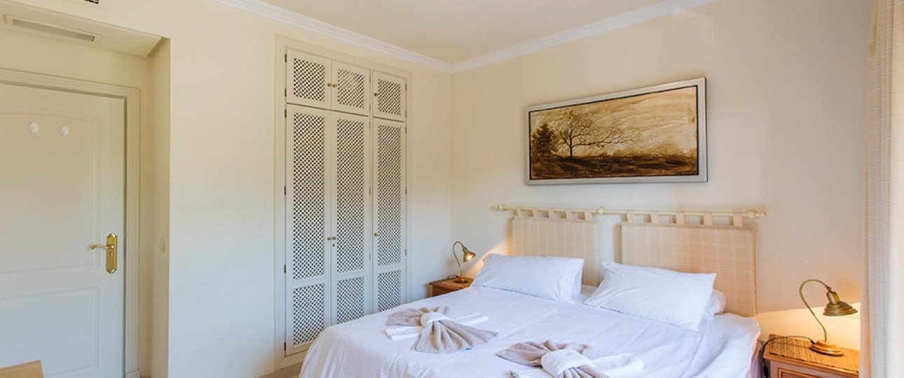 Resale - apartment - Marbella - Elviria