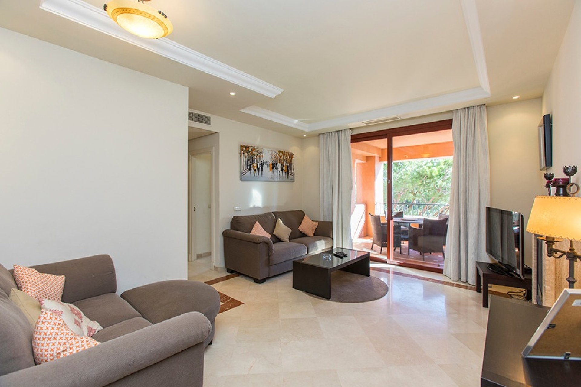 Resale - apartment - Marbella - Elviria
