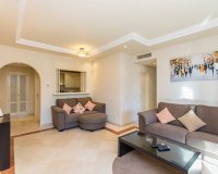Resale - apartment - Marbella - Elviria