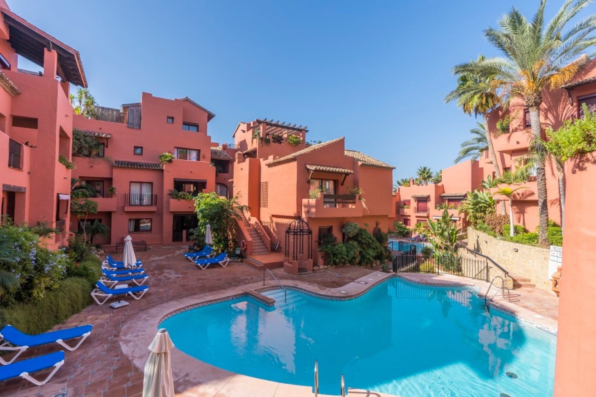 Resale - apartment - Marbella - Elviria