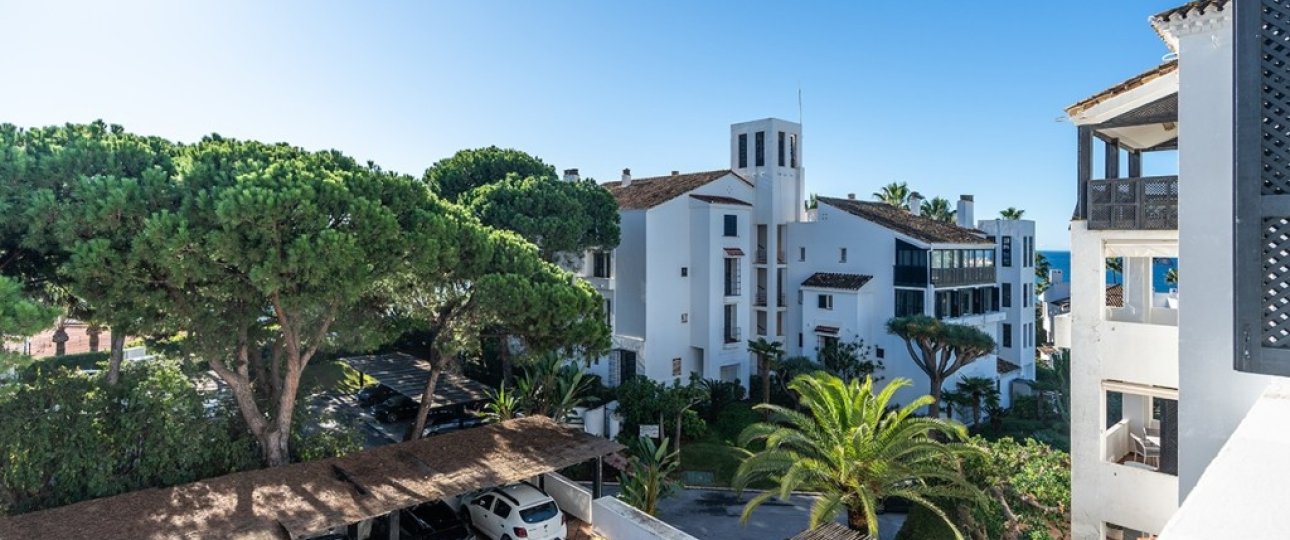 Resale - apartment - Marbella - Elviria