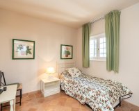 Resale - apartment - Marbella - Elviria