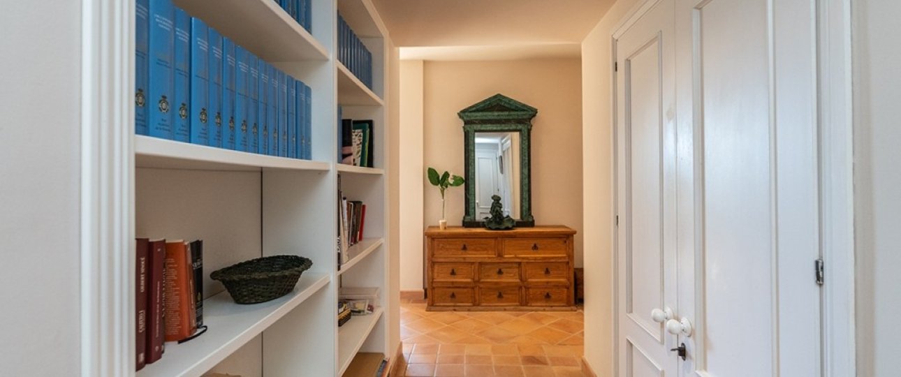 Resale - apartment - Marbella - Elviria