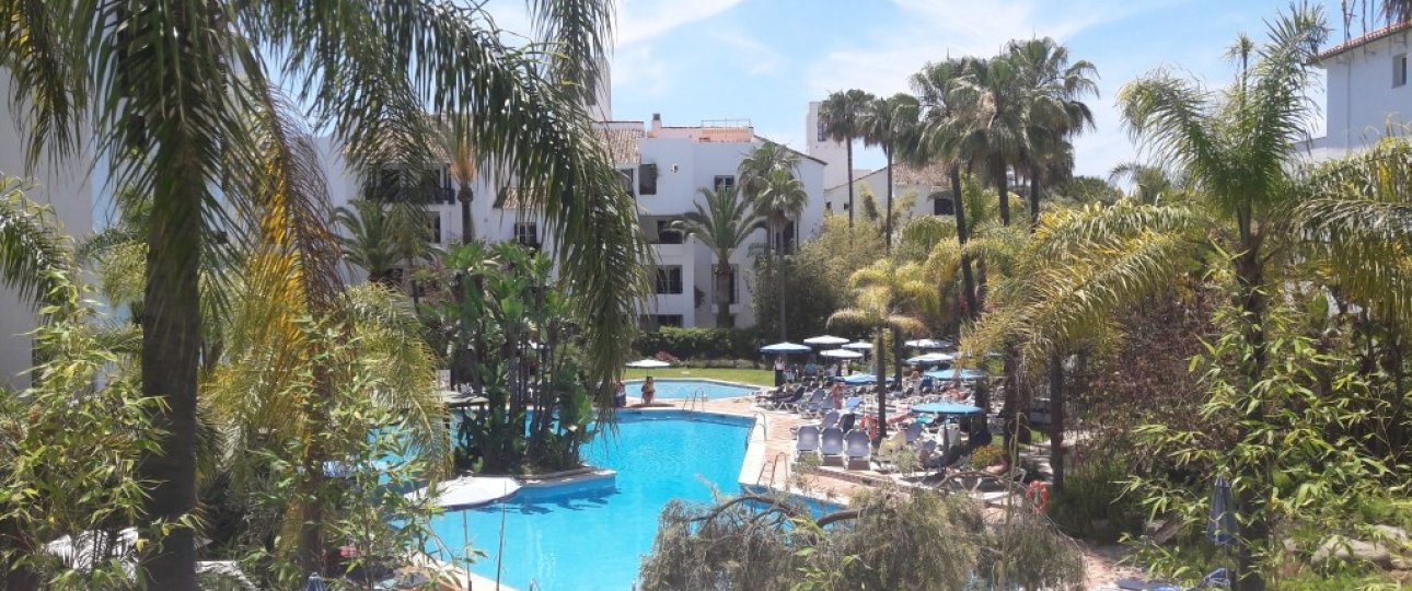 Resale - apartment - Marbella - Elviria