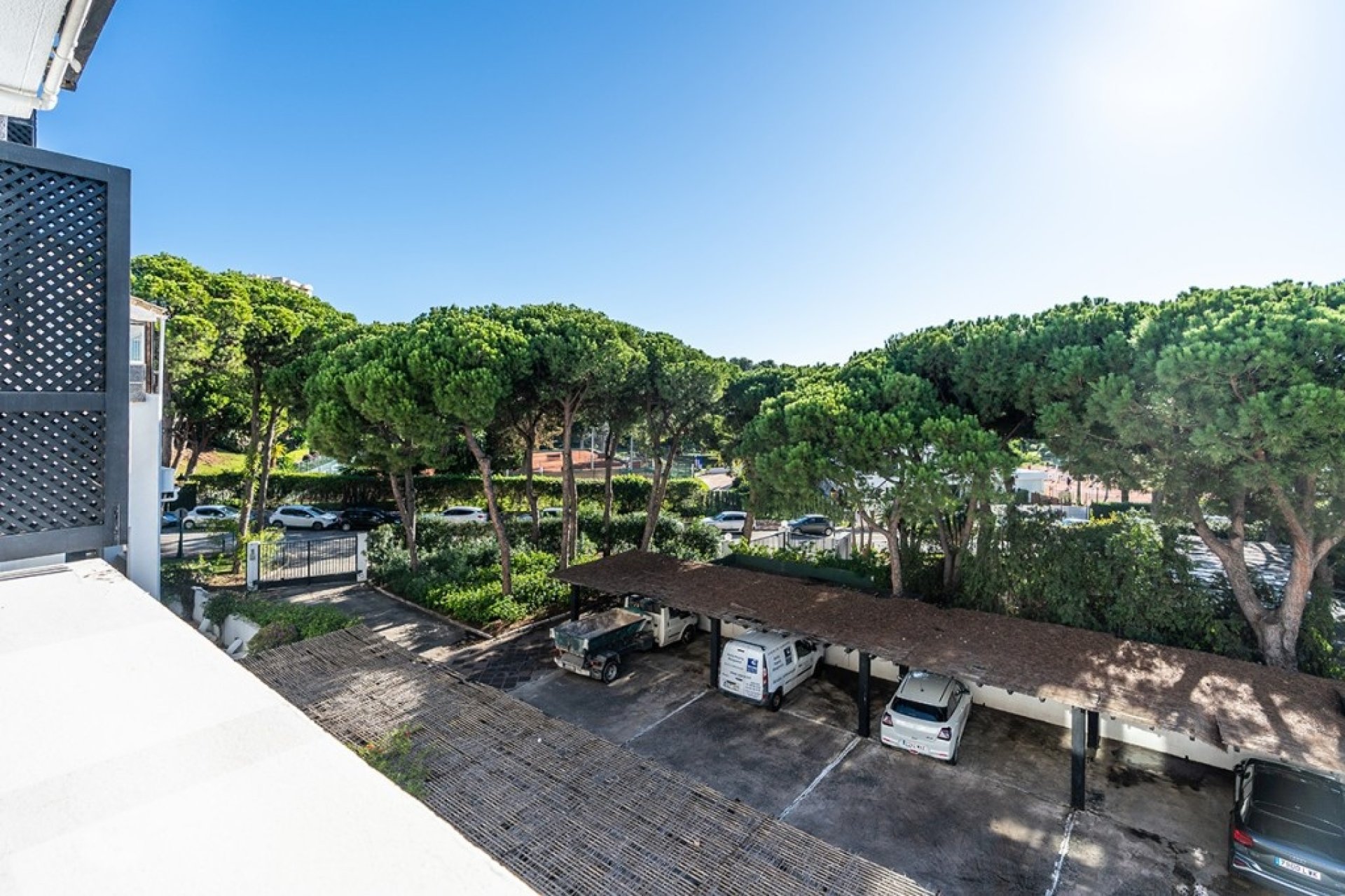 Resale - apartment - Marbella - Elviria