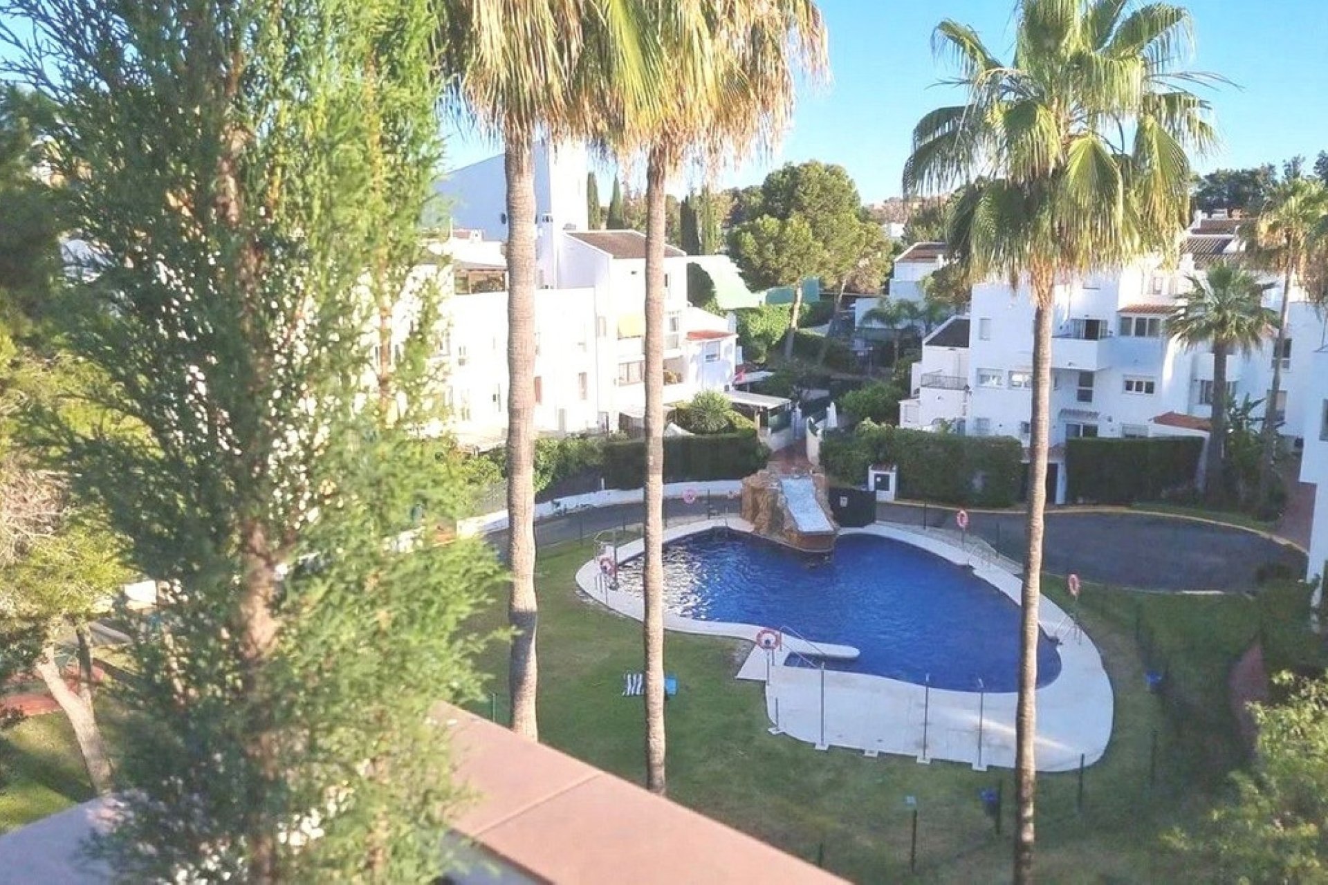 Resale - apartment - Marbella - Elviria