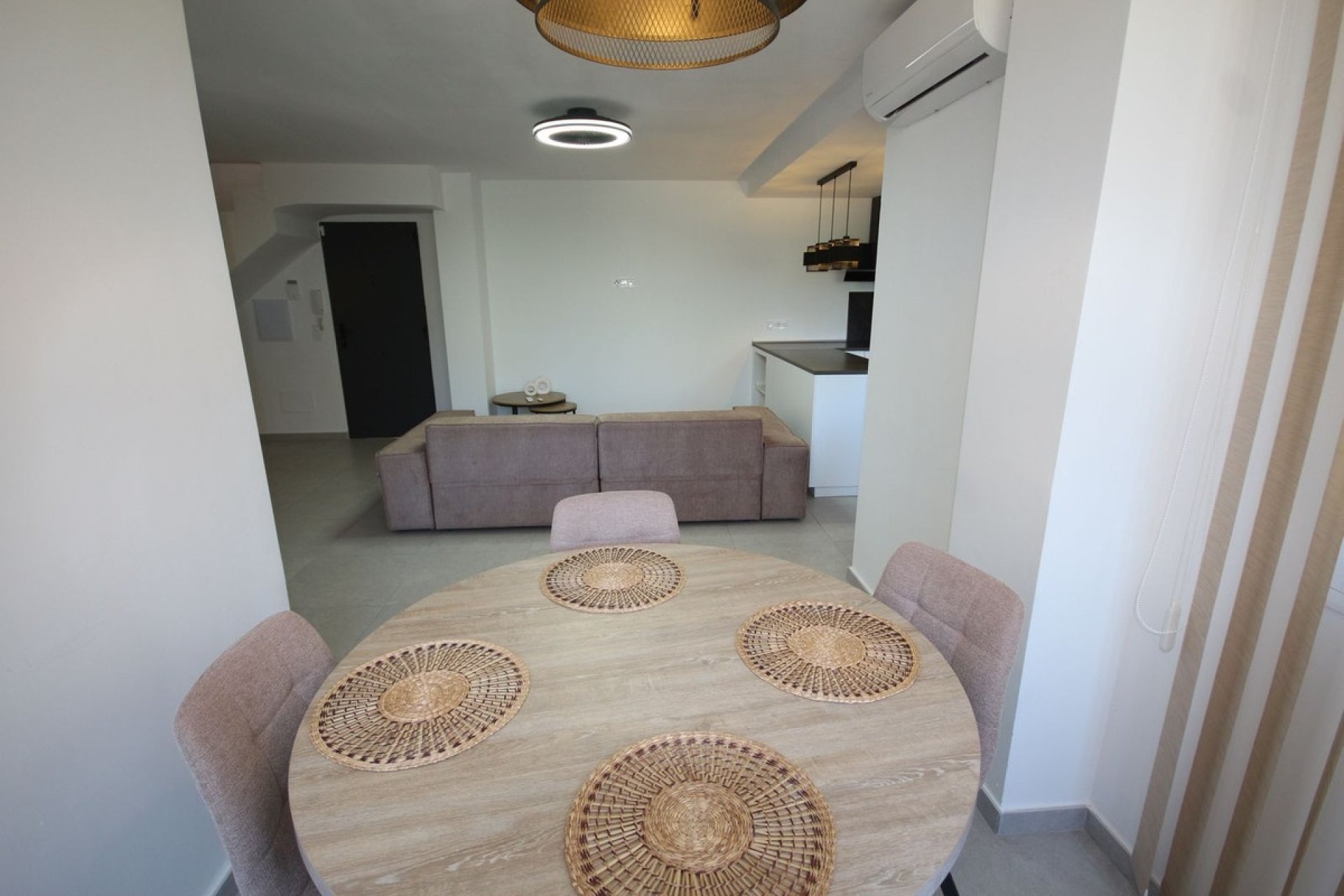 Resale - apartment - Marbella - Elviria