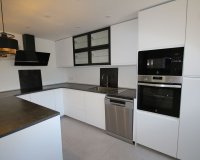 Resale - apartment - Marbella - Elviria
