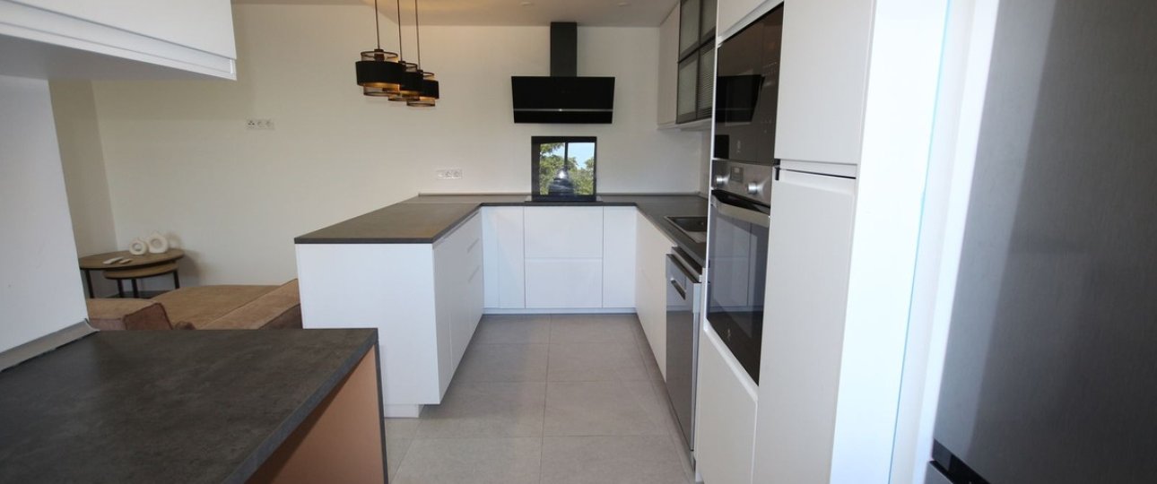 Resale - apartment - Marbella - Elviria