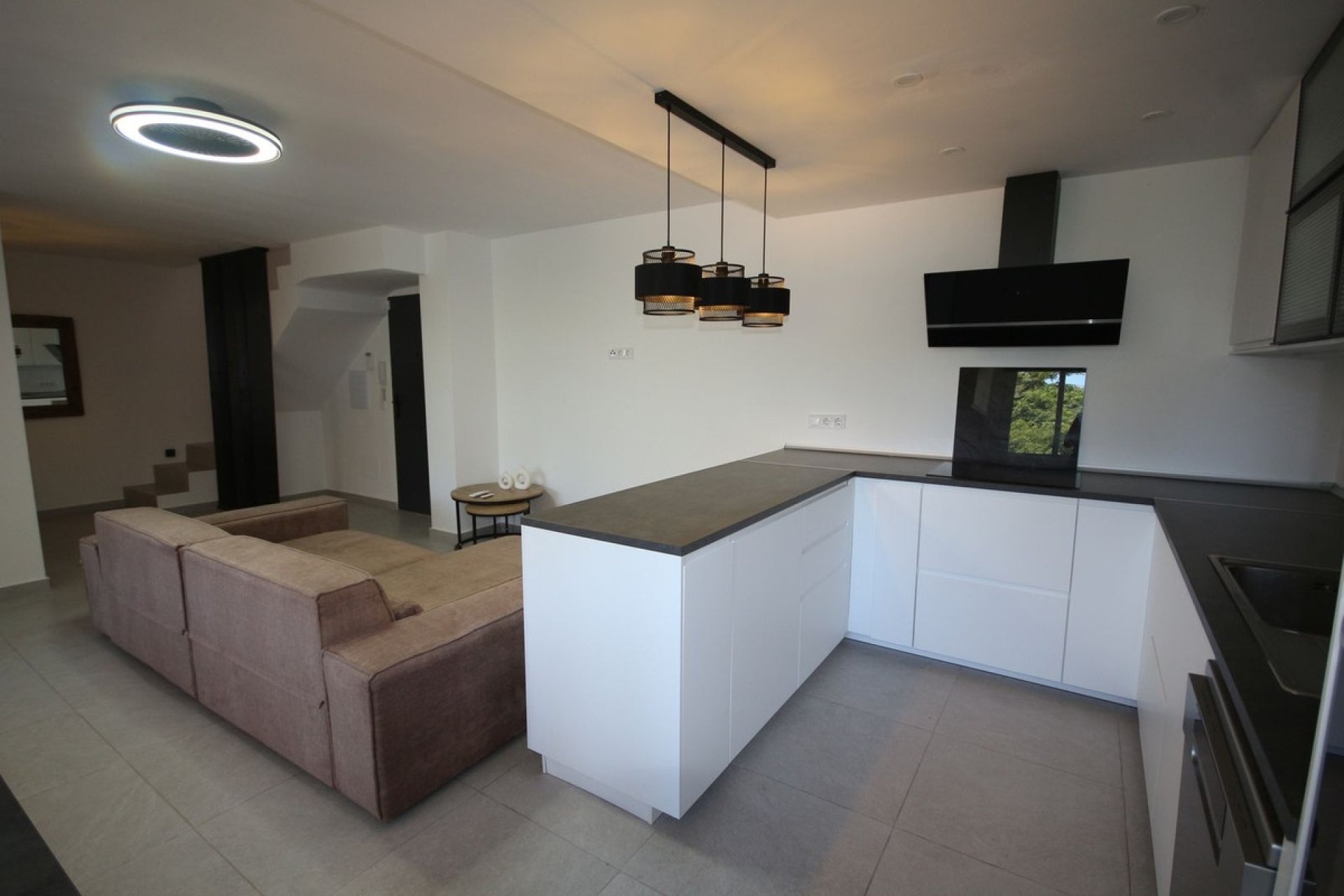 Resale - apartment - Marbella - Elviria