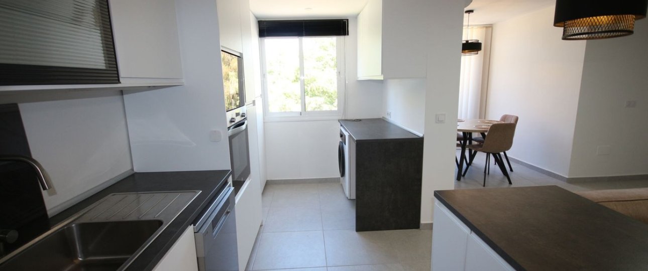 Resale - apartment - Marbella - Elviria