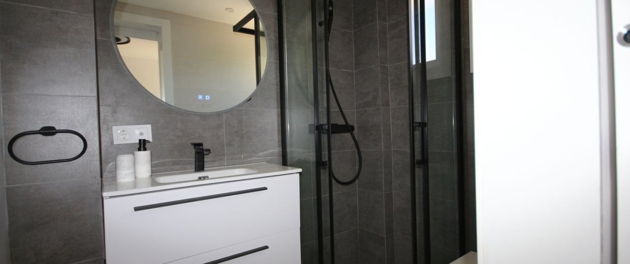 Resale - apartment - Marbella - Elviria