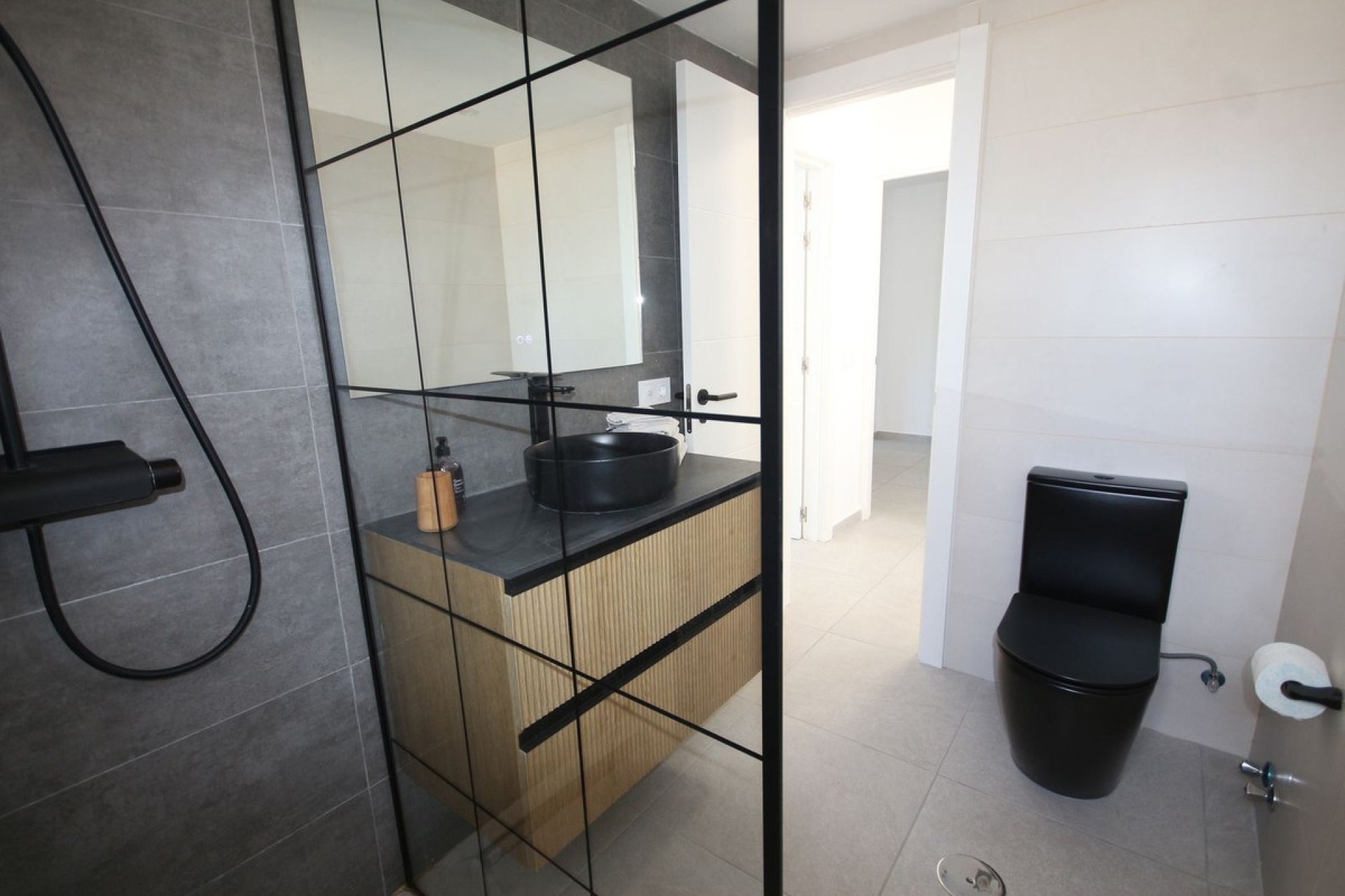 Resale - apartment - Marbella - Elviria