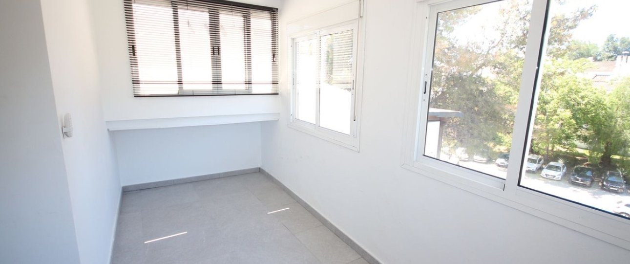 Resale - apartment - Marbella - Elviria