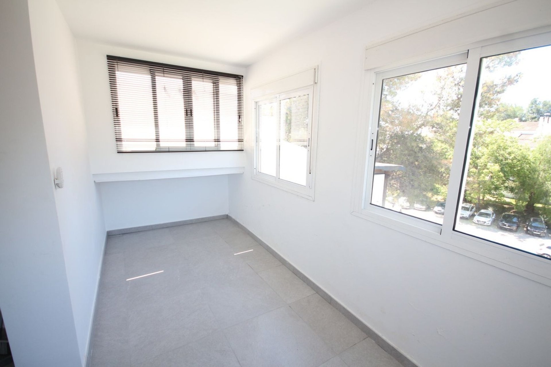 Resale - apartment - Marbella - Elviria