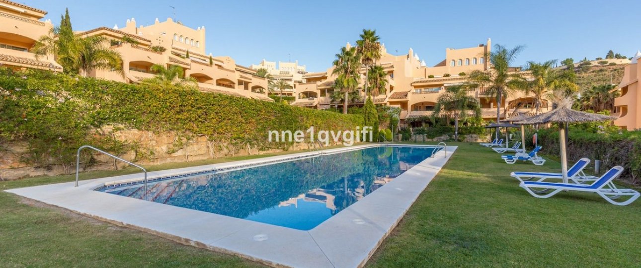 Resale - apartment - Marbella - Elviria