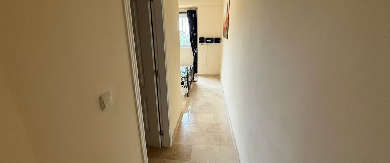 Resale - apartment - Marbella - Elviria