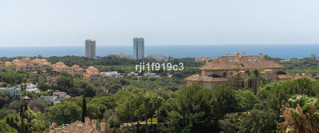 Resale - apartment - Marbella - Elviria